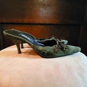 Vaneli suede kitten heel shoe